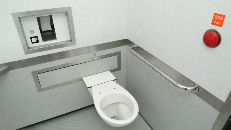 פחים לשירותים