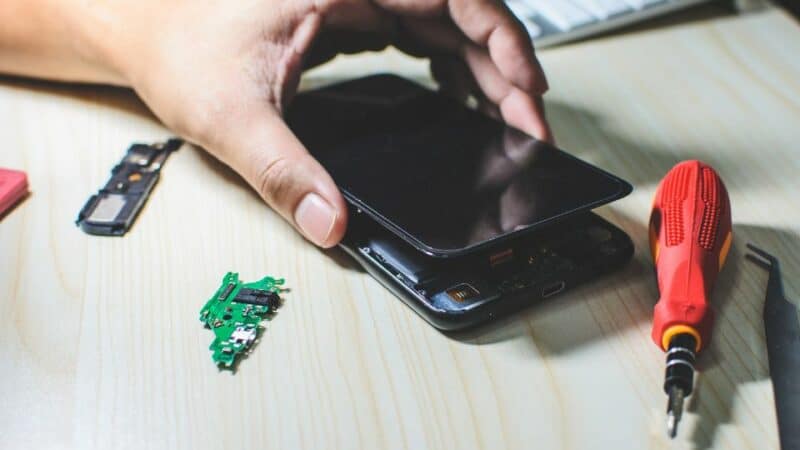 מעבדת תיקונים