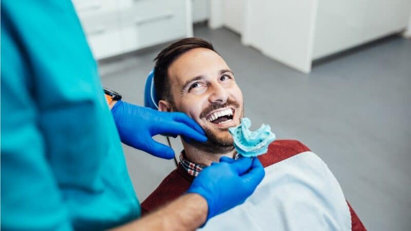 השתלת שיניים