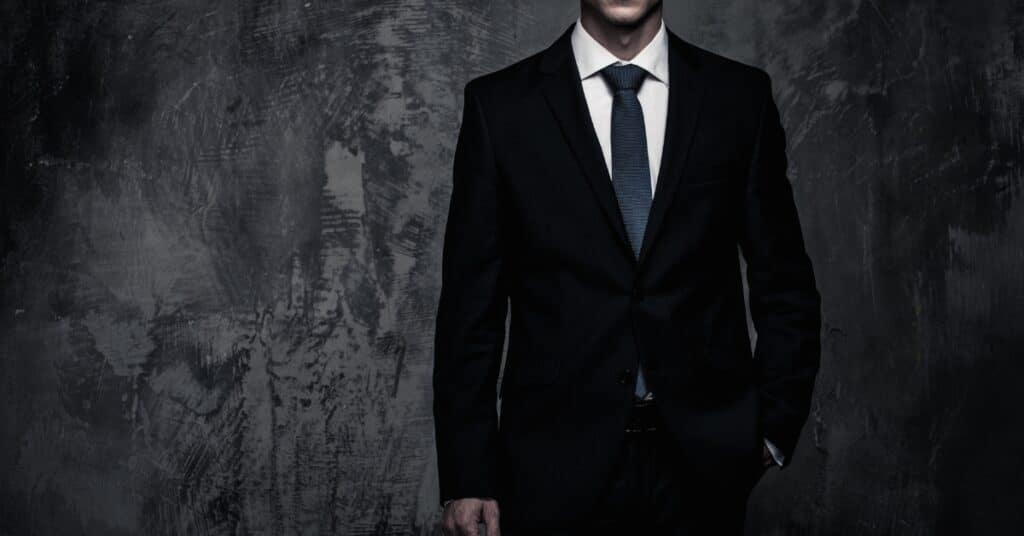 הקלאסיקה הבריטית – איפוק עם נוכחות