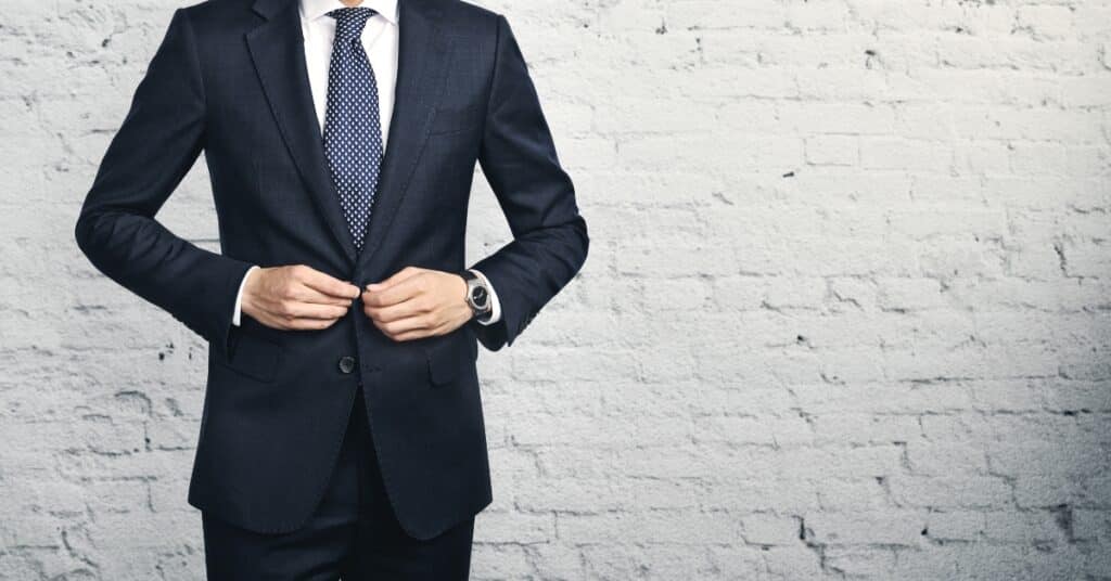 מה הסיפור שלך? – חליפה בהתאמה אישית